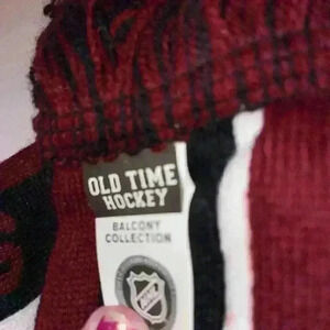 Chicago Blackhawks “Old School NHL “ Black & Burgundy reversible scarf